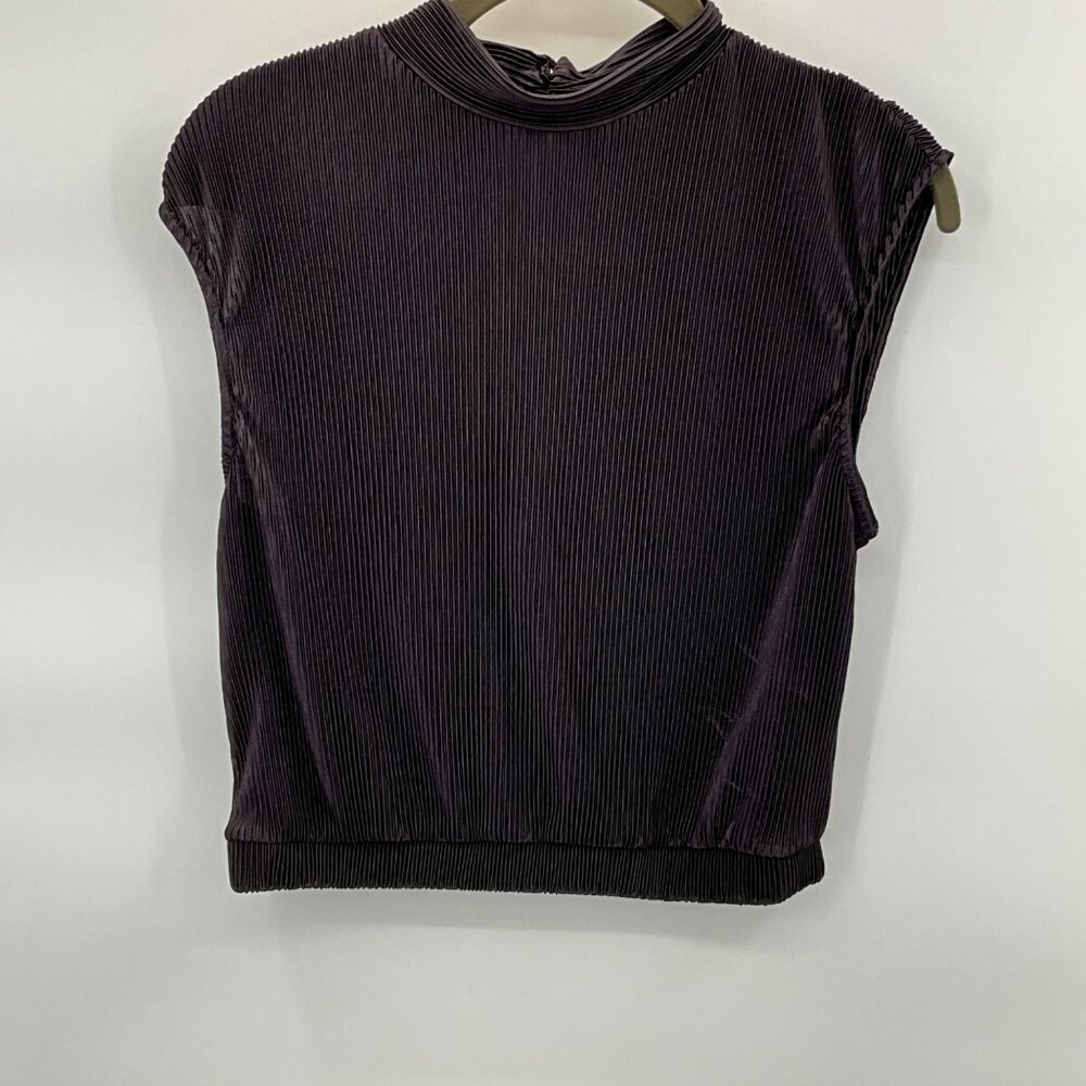 RO &‎ DE Sleeveless Pleated Crop Top Medium Anthropologie Button Back Closure